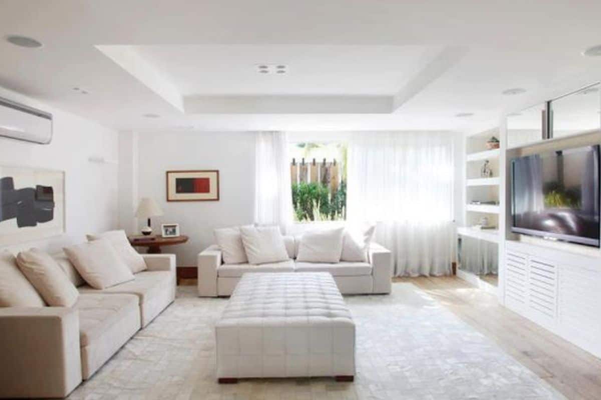 Tapete de Couro - Guia completo de como decorar em 2023 como-decorar-com-tapete-de-couro