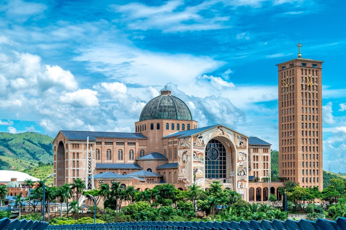 De Aparecida a Roma: A Arquitetura da Basílica de Aparecida e a Basílica de São Pedro! Santuario-Nacional-de-Aparecida-9