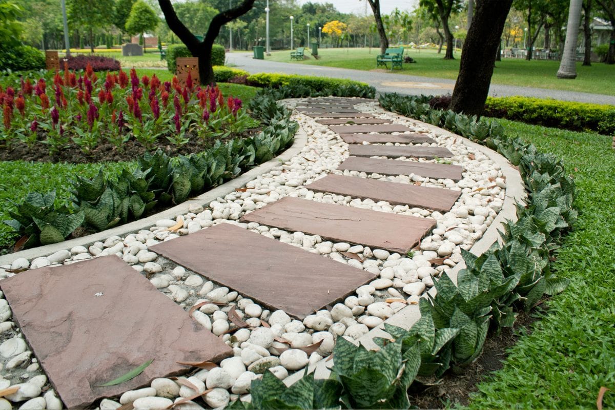 Caminhos Mágicos: Criando Trilhas e Percursos Utilizando Pisantes Para Jardim! pisantes-de-jardim-2