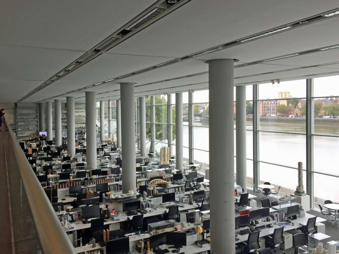 Escritório Foster + Partners, em 2018 (Foto: Diamond Geezer)