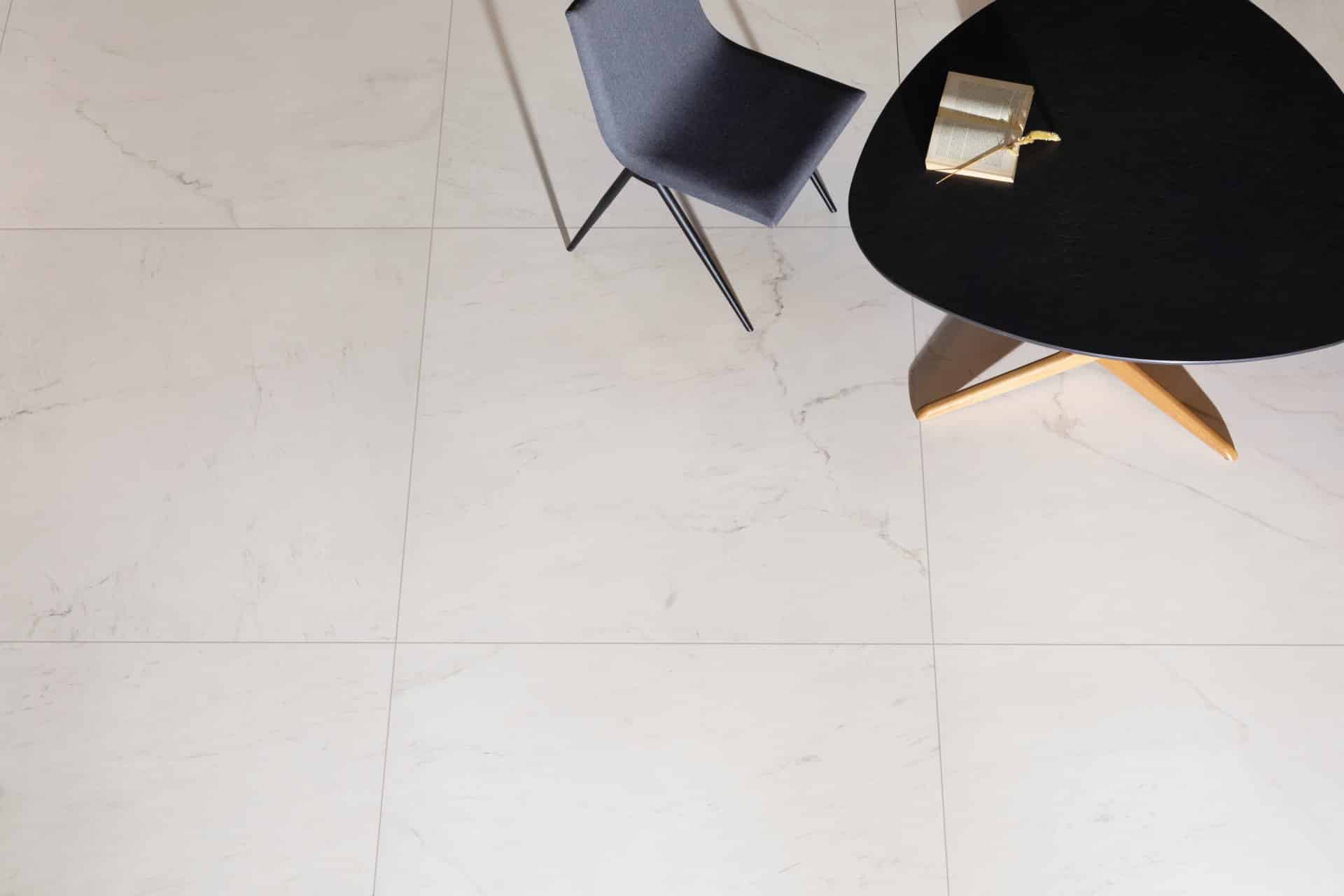 Juntas mais finas estão entre as principais características do porcelanato retificado (Projeto: Portobello)
