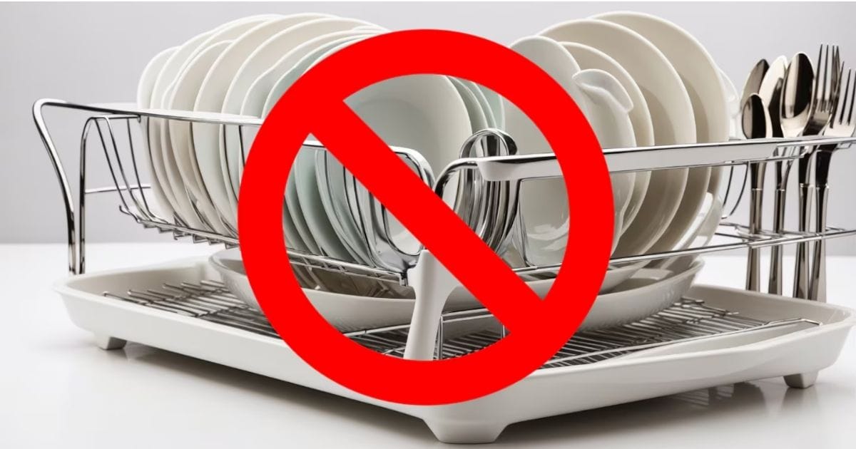 5 soluções inteligentes para organizar sua cozinha sem escorredor.