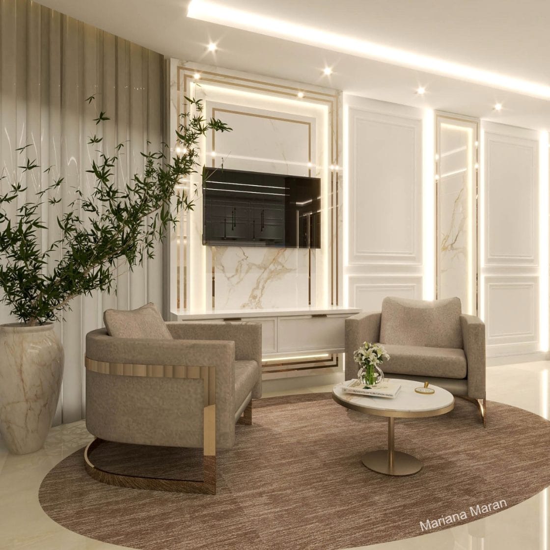 Sala em estilo clássico com tons neutros. Destaque para a parede com boiserie e os móveis elegantes.