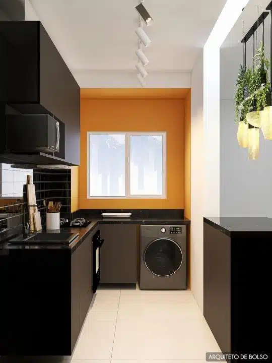 Cozinha compacta em estilo contemporâneo com armários planejados.