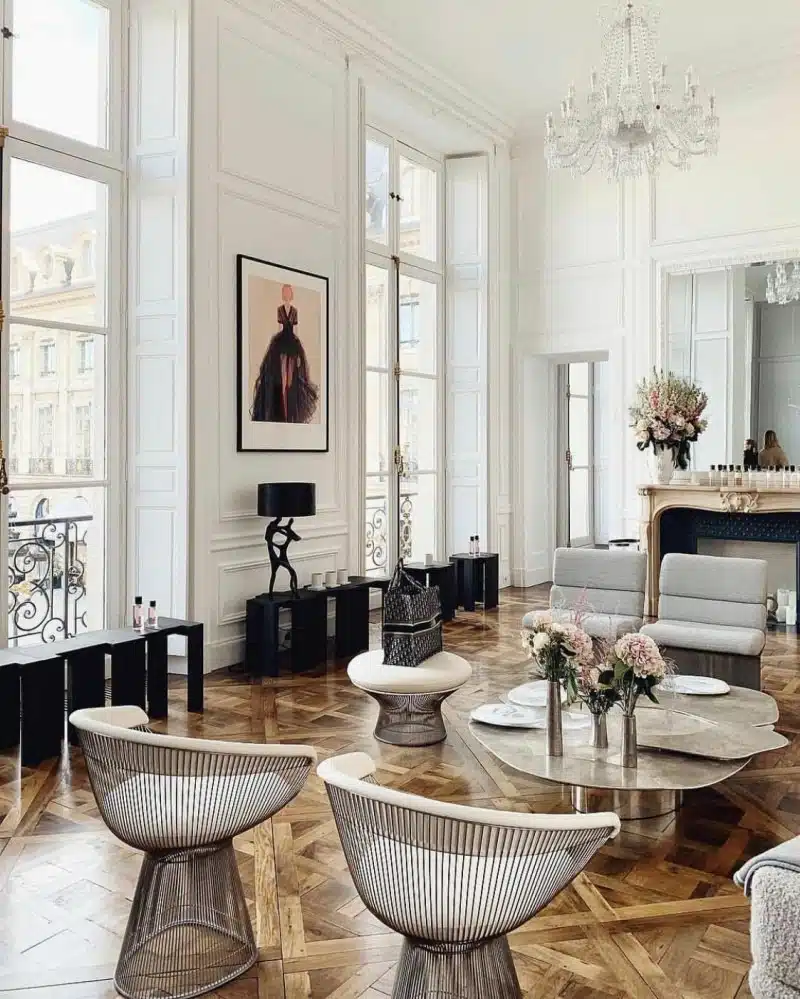 Imagem de ambiente decorado de forma rústica.