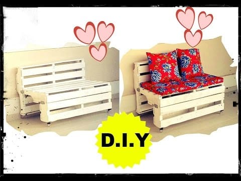 Imagem de um banco pequeno pintado de branco